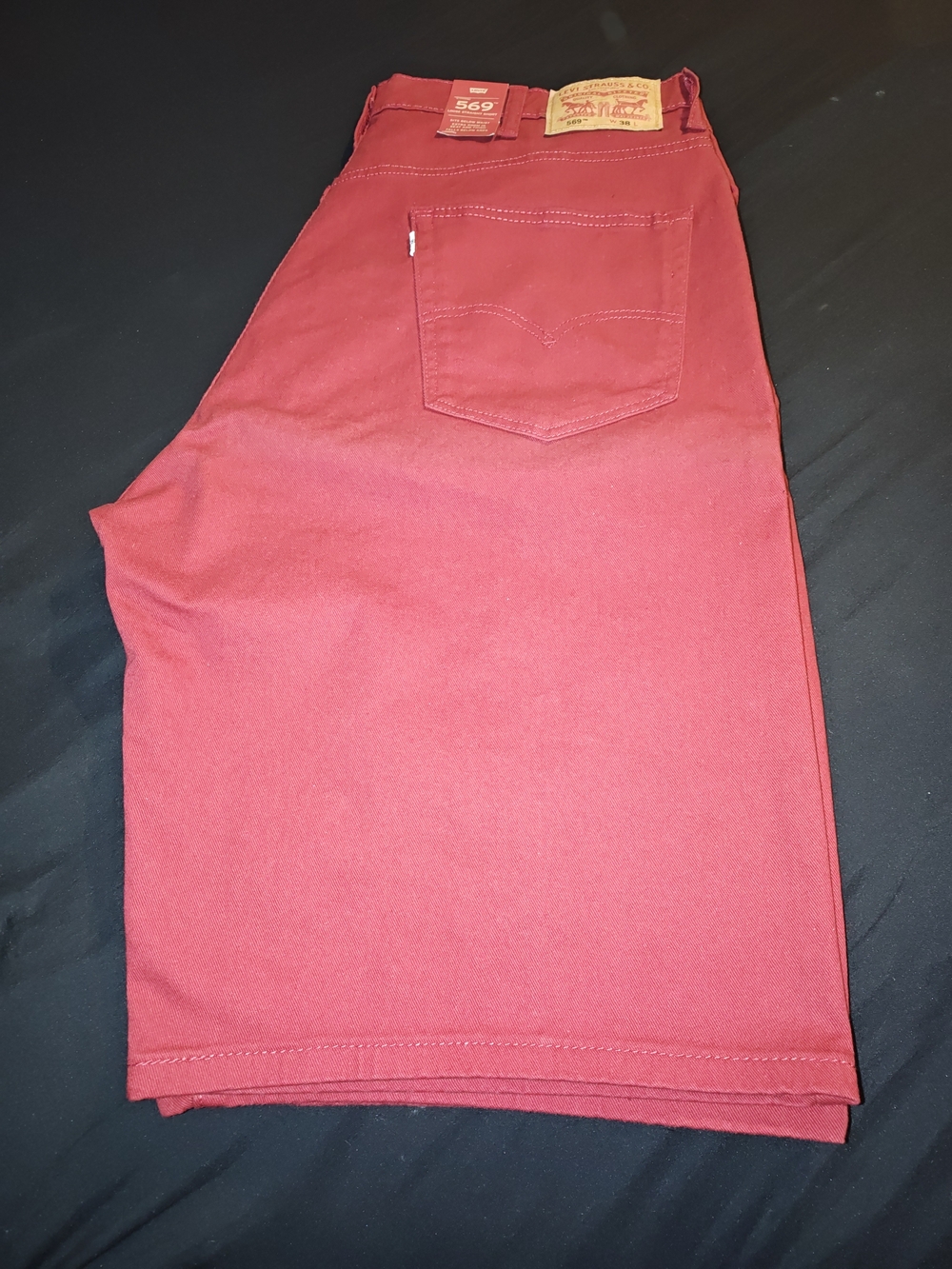Levi's 569 Men's Relaxed Fit Jean shorts - Red 38